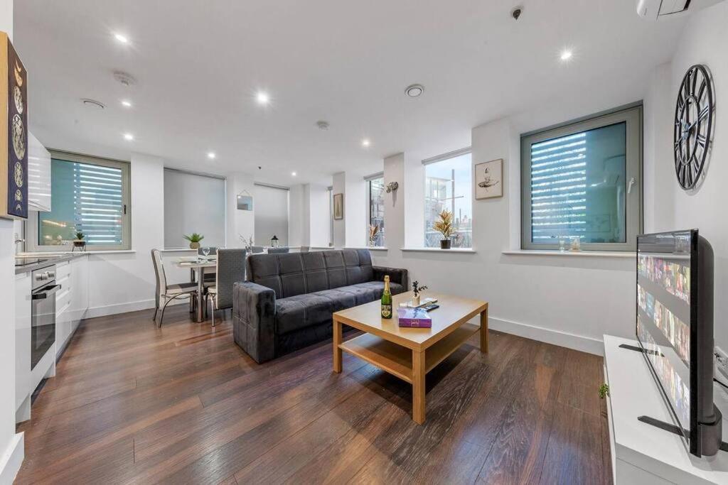 Sleep 7 20 Mins From London Waterloo Bp65 Apartment Luaran gambar